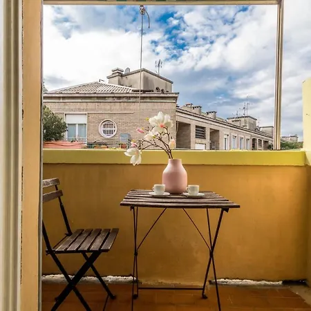 Appartement Joivy Lovely For 2 With Balcony Near Duomo *
